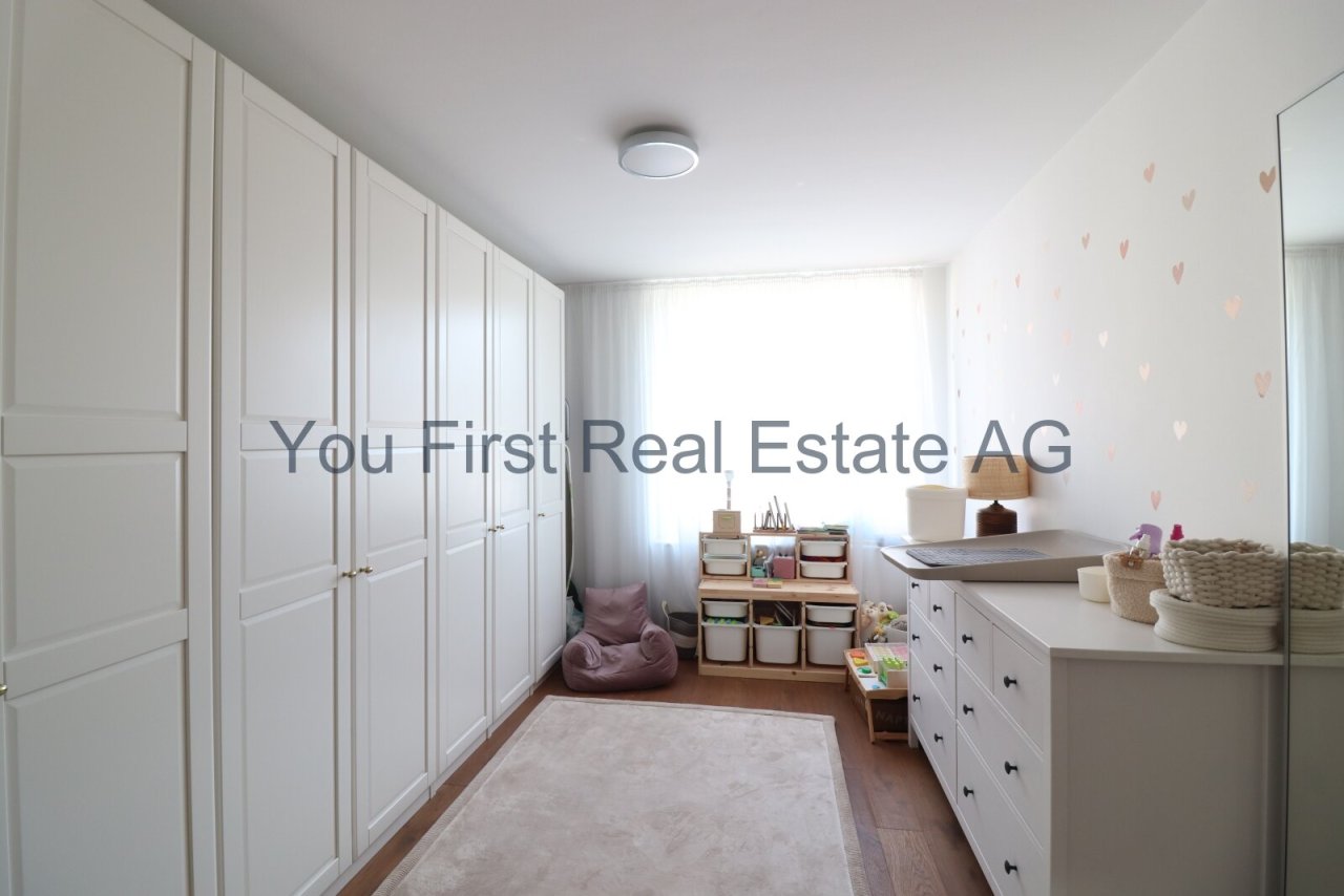 Kinderzimmer oder Büro 