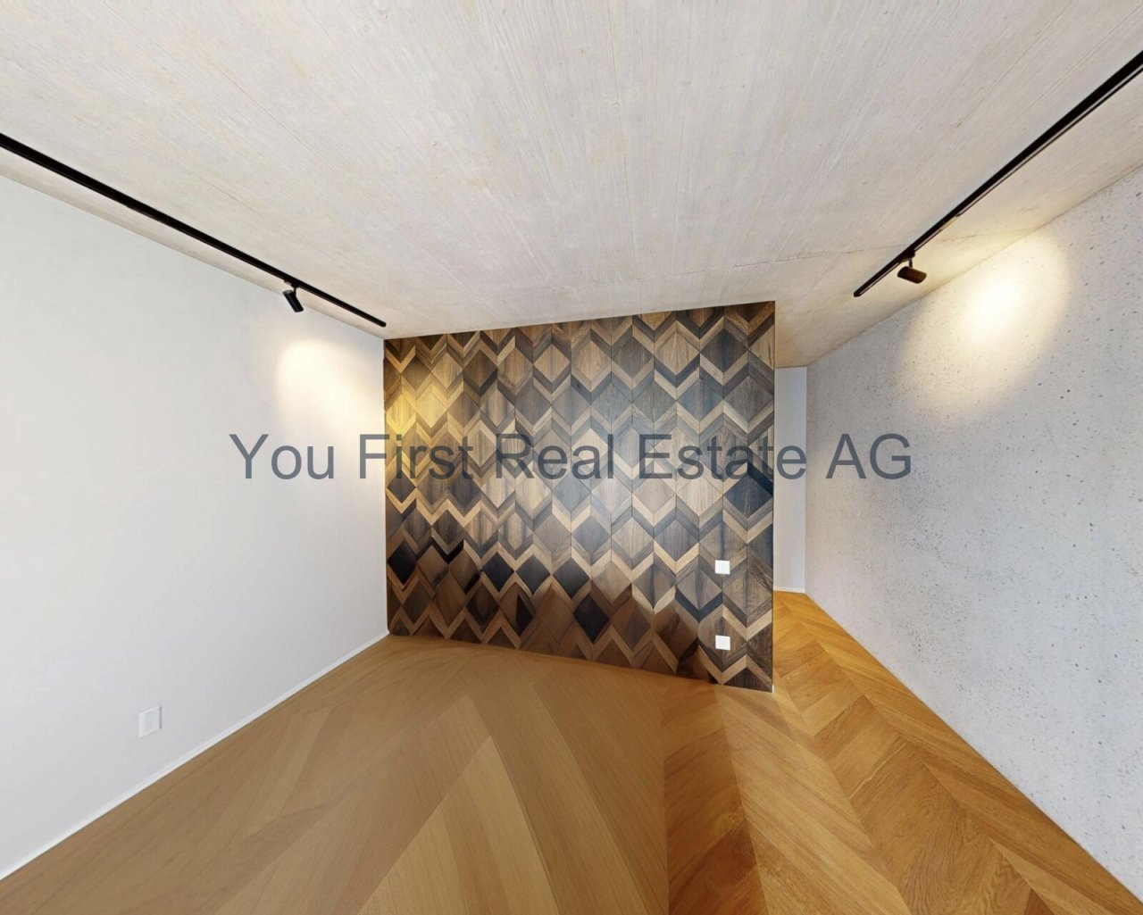 Designer-Akzent: Exklusive Holzparkett-Wand mit geometrischem Muster-Highlight