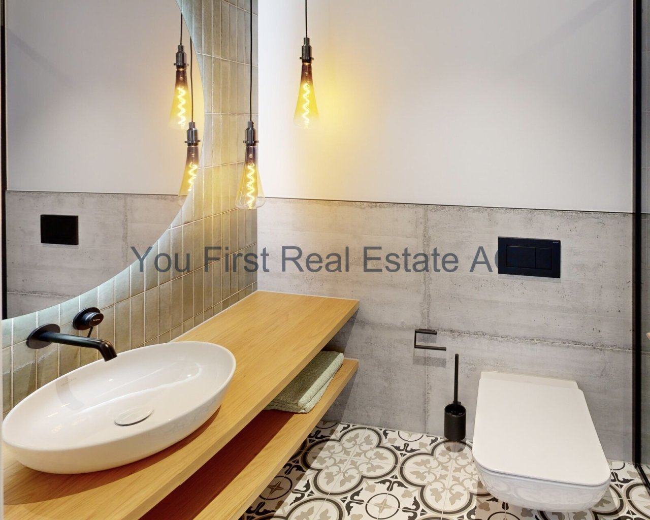 Design-Highlight: Modernes Badezimmer mit Holz-Waschtisch und Zementfliesen-Charme