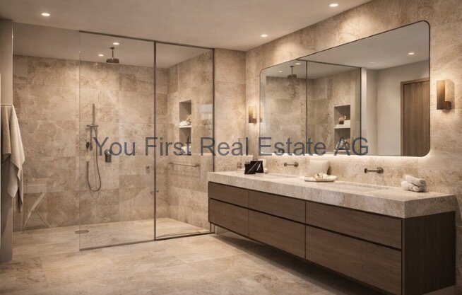 Luxus-Wellness-Oase: Edle Glasdusche mit integrierten Wandnischen und XXL-Waschtisch