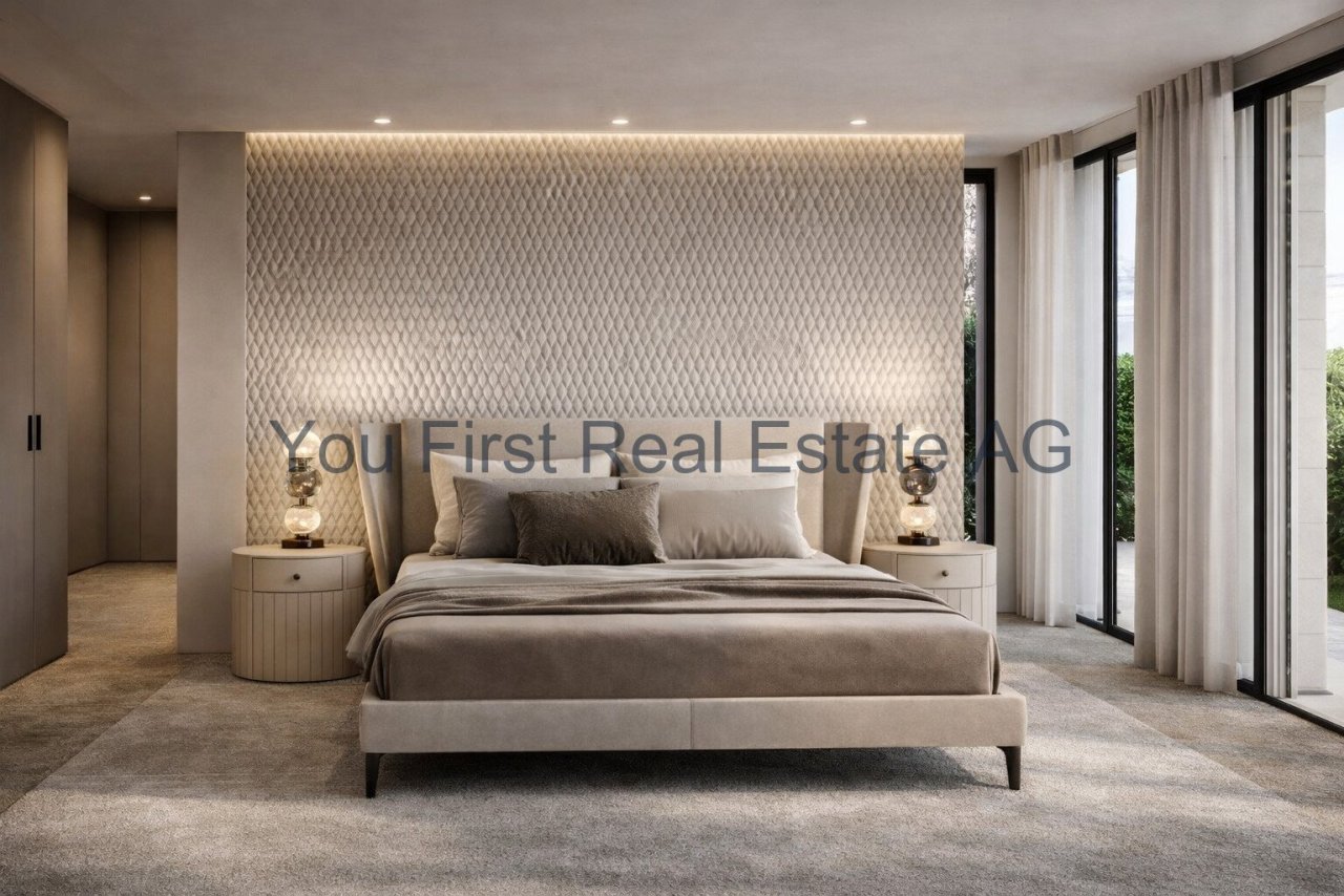 Luxuriöses Schlafzimmer mit Design-Akzentwand und bodentiefen Panoramafenstern