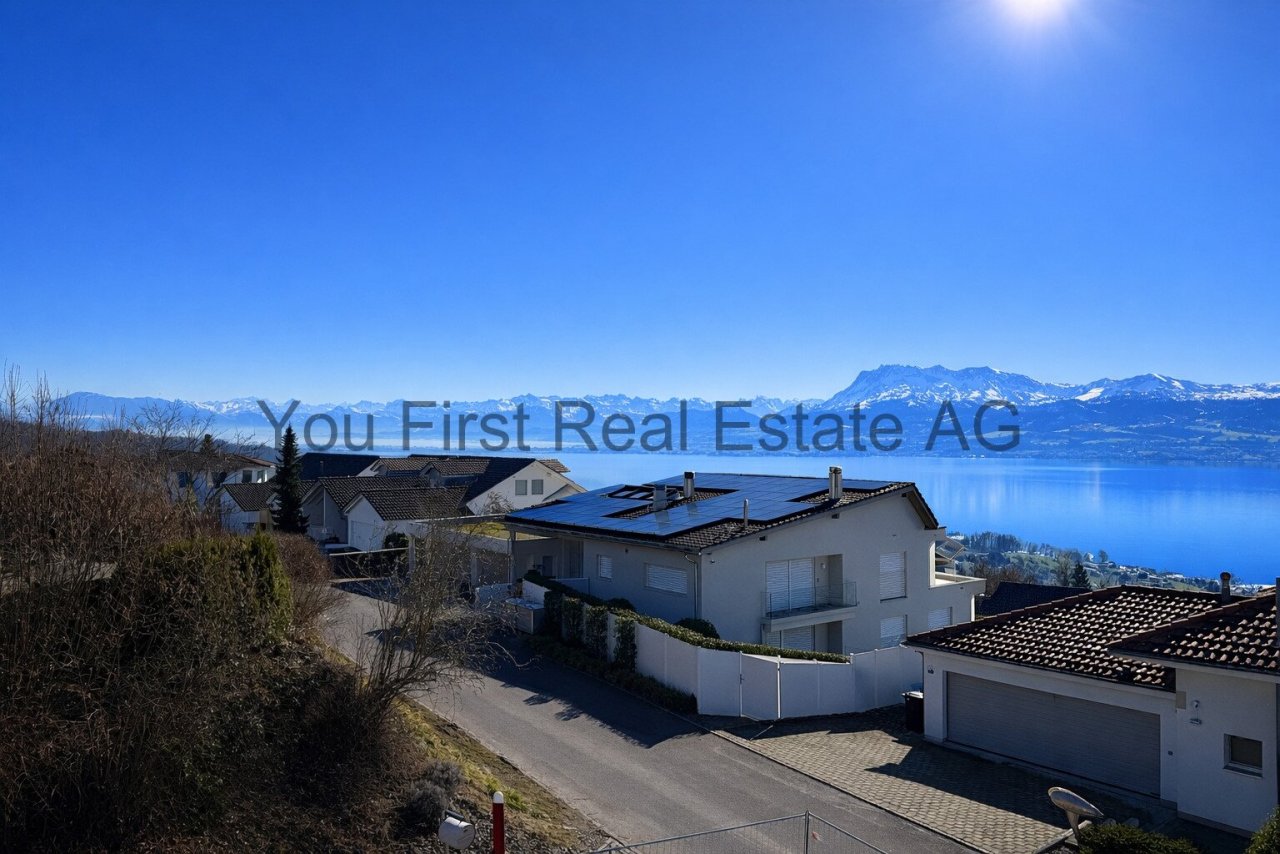 Panorama-Traumlage: Seeblick mit Bergpanorama und Solaranlage - Wohnen auf höchstem Niveau!